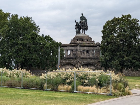 Denkmal am deutschen Eck in Koblenz.
