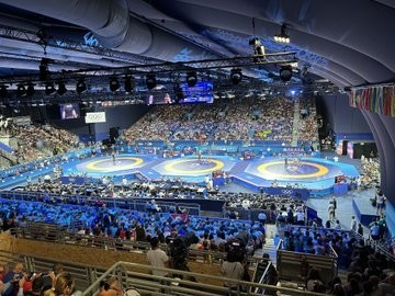 Ein gut besuchter Hallen-Austragungsort der olympischen Spiele.
