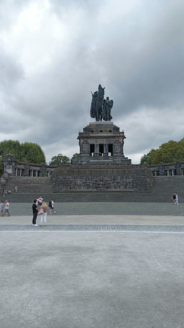 Kaiser Wilhelm Statue am Deutschen Eck in Koblenz 